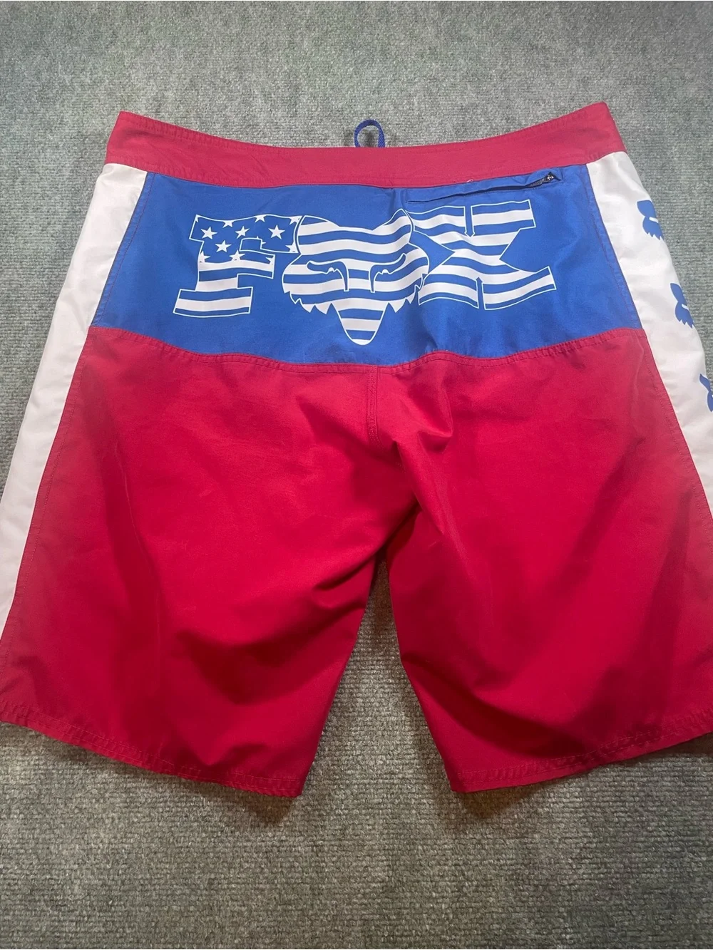 Fox men swim